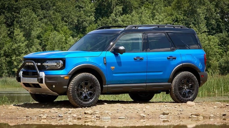2025 Ford Bronco Sport﻿ parked around water
