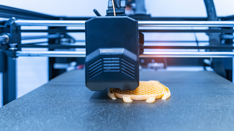 3D printer with a partially completed print