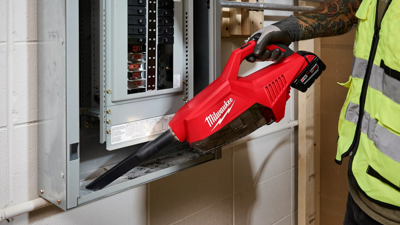 Cleaning up after a job with a Milwaukee M18 Handheld Vacuum