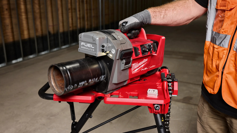 Milwaukee M18 Fuel Ringer Roll Groover
