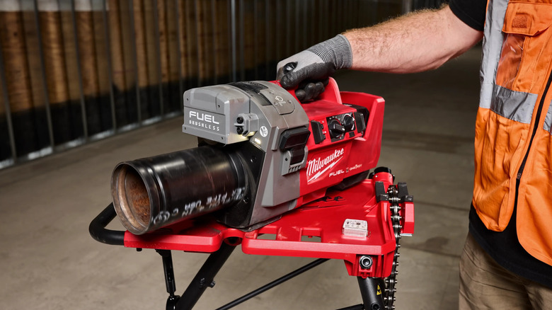 Milwaukee M18 Fuel Ringer roll groover