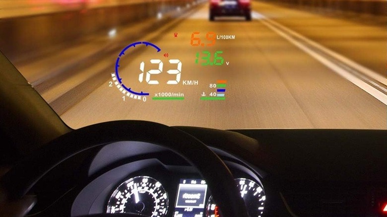 Illustration of windshield HUD