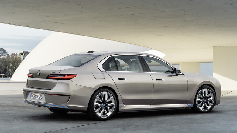2023 BMW i7