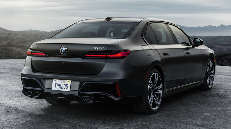 2023 BMW 760i