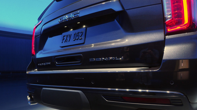 2023 GMC Yukon Denali Ultimate badge 