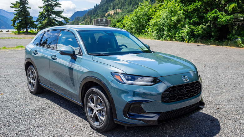 2023 Honda HR-V parked