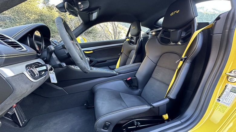 2023 Porsche 718 Cayman GT4