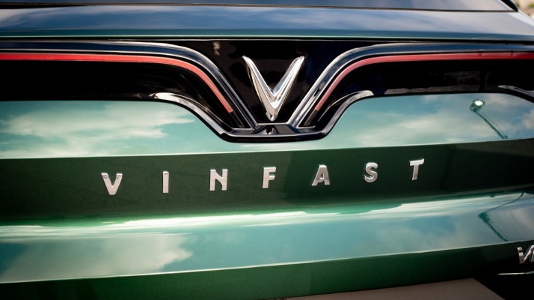 VinFast VF8 Badging