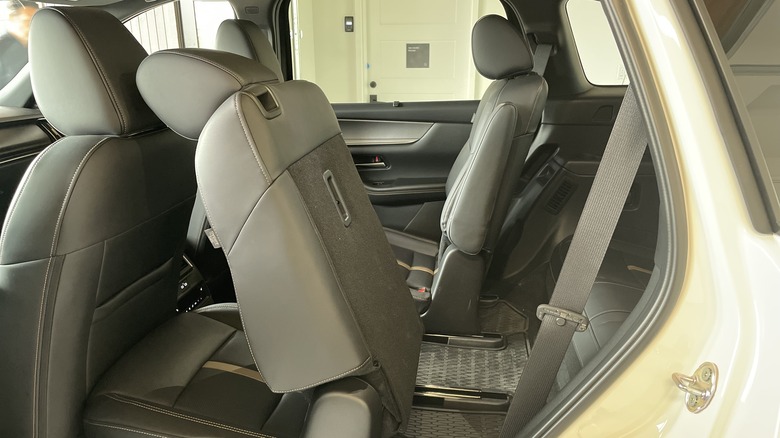2024 Mazda CX-90 second and third rows
