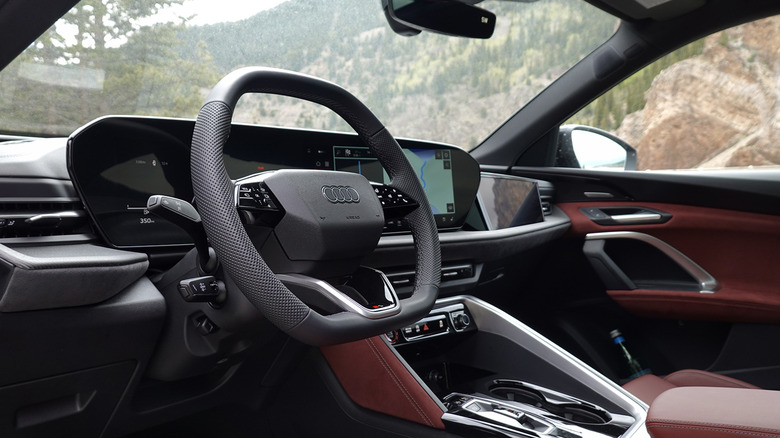 2025 Audi SQ5 interior dash and steering wheel