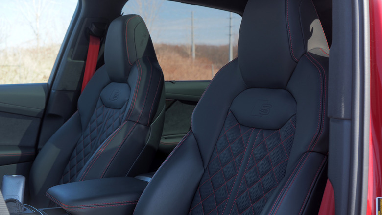 2025 Audi SQ7 front seats