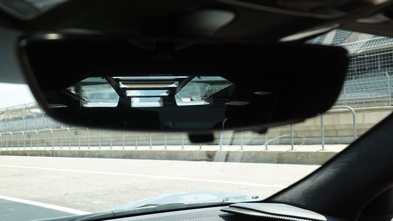 2025 Chevrolet Corvette ZR1 useless rearview mirror