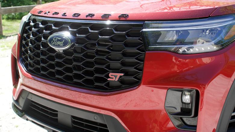 2025 Ford Explorer ST grille detail