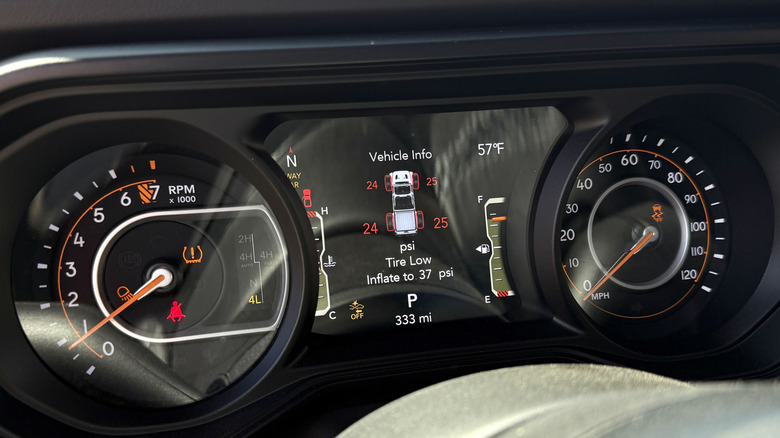 2025 Jeep Gladiator Rubicon Tire Pressure Monitor