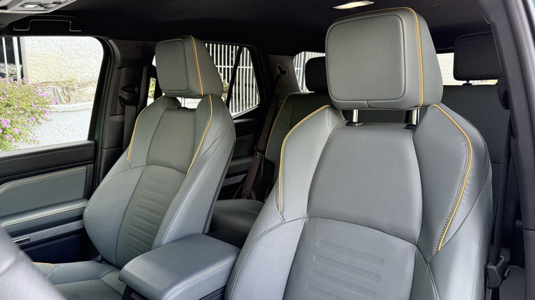 2025 Toyota 4Runner Trailhunter front seats