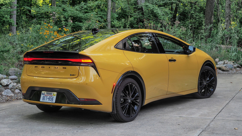 2025 Toyota Prius rear 3/4 view