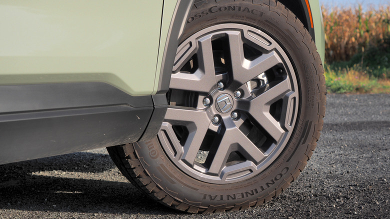 2026 Honda CR-V TrailSport Hybrid front wheel