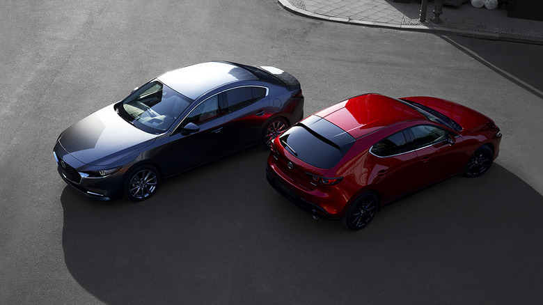 Aerial view of two Mazda3s