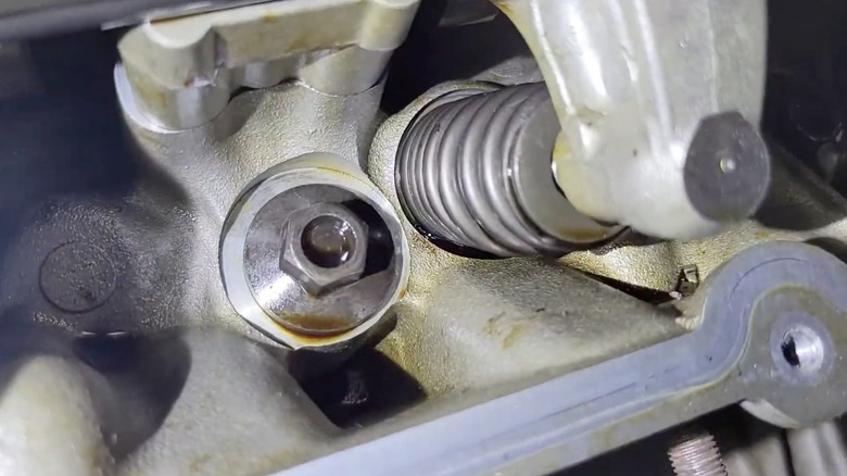 overhead view of broken valve spring on 6.2-liter Ford Boss V8