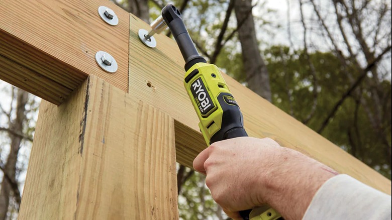Securing beams with a Ryobi extended reach ratchet