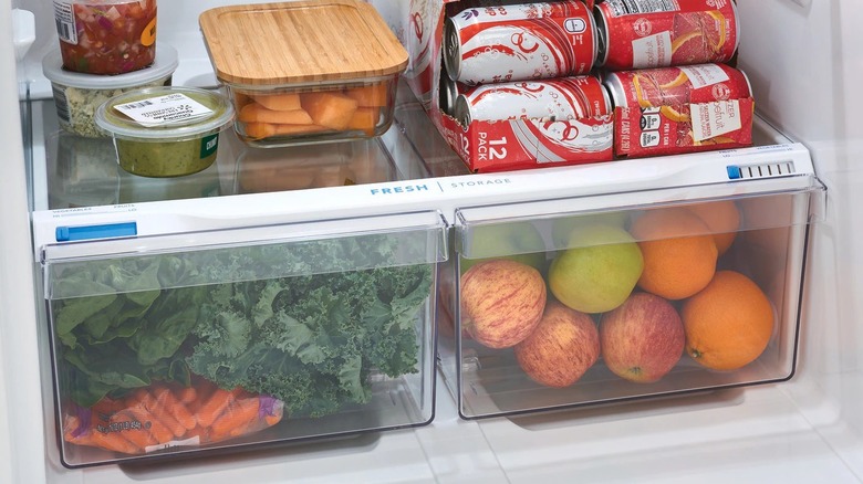 Frigidaire FFHT2022AW showing crisper drawers