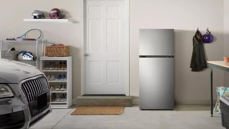 LG LT18S2100W installed in the garage with car