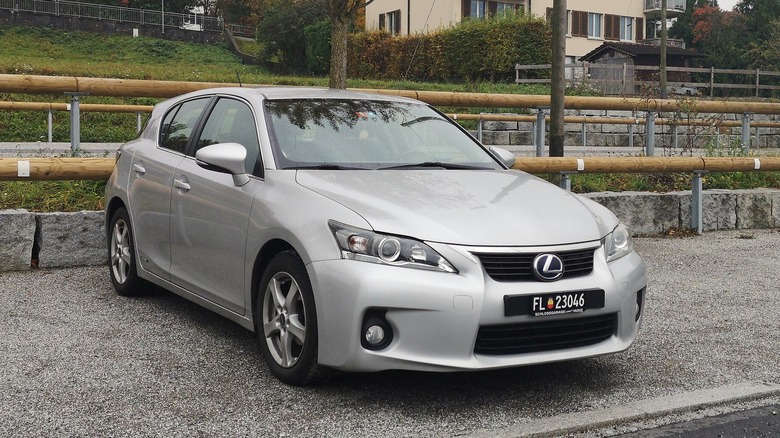 Lexus CT 200h, front 3/4 view, silver exterior, Liechtenstein plates