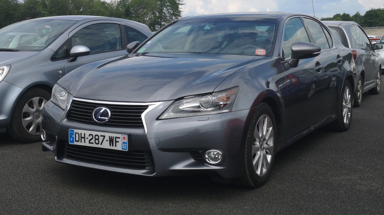 2014 Lexus GS, front 3/4 view, gray exterior