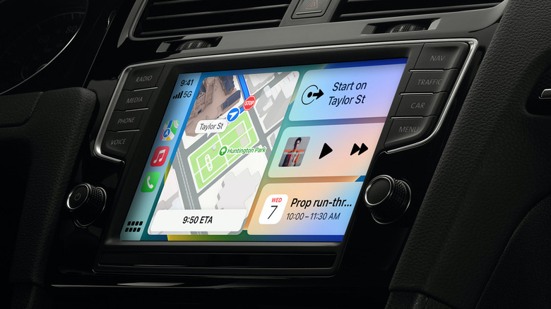 Apple CarPlay Dashboard view