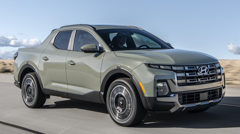 Front view of the 2025 Hyundai Santa Cruz