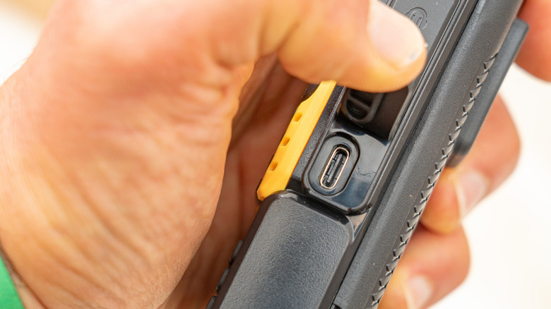 Walkie-Talkie with USB-C port