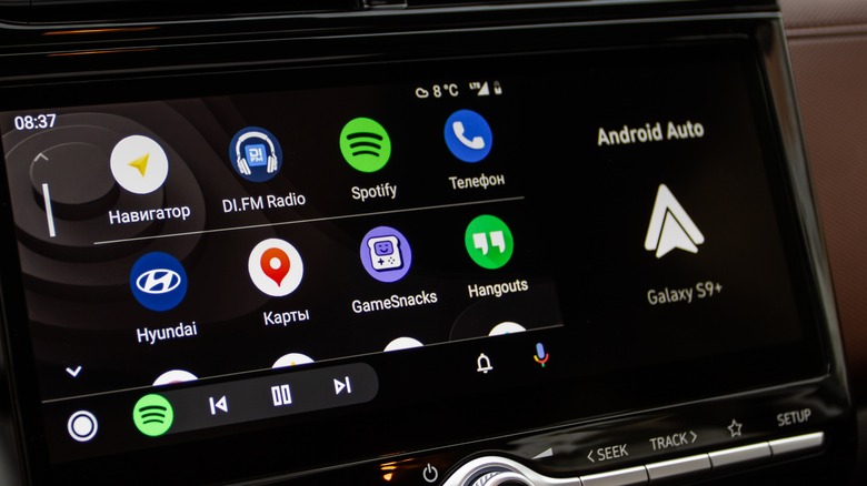 Android Auto screen car dashboard