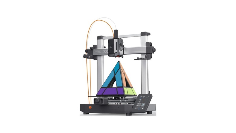 The Anycubic Kobra 3 V2 printing a multicolored piramid structure