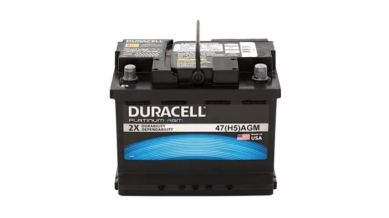 Picture showing Duracell car battery