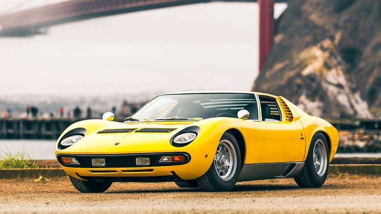 Lamborghini Miura S yellow parked
