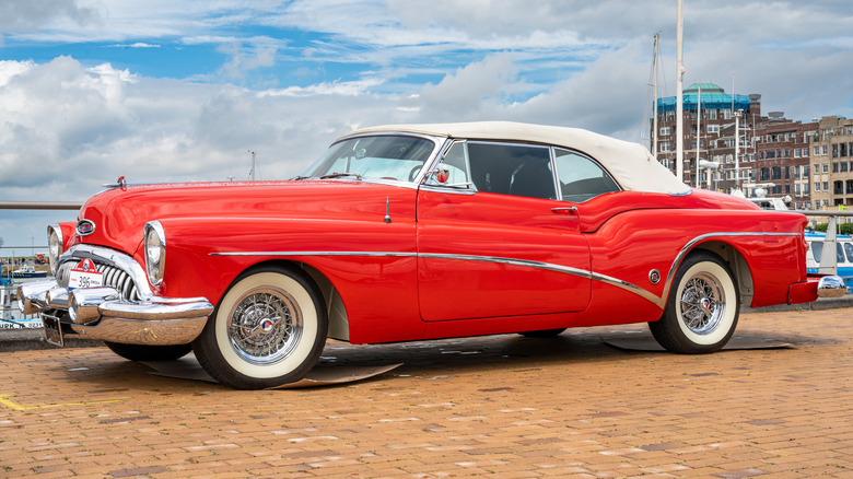 1953 Buick Roadmaster Skylark parked on
