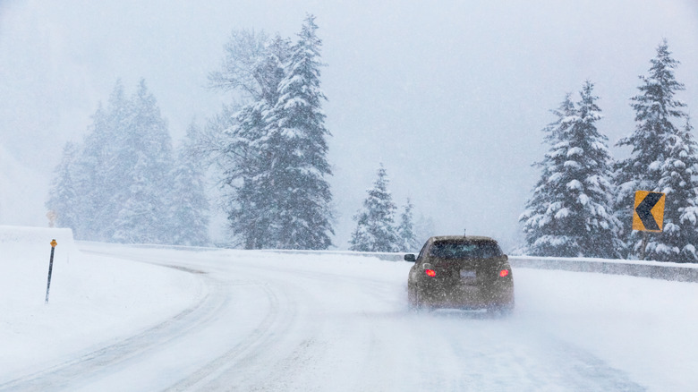 car driving in the snow