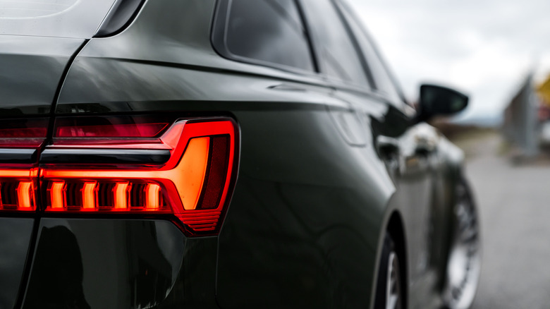 rear car light assembly and turn indicator