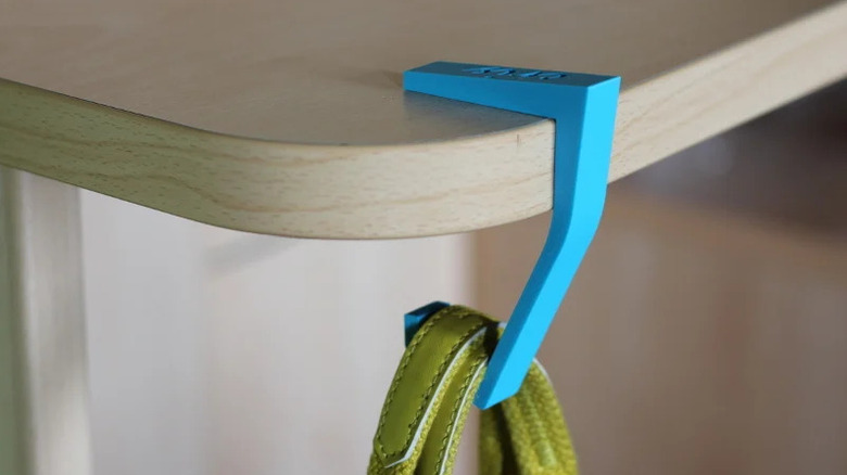 bag hanging from 3d printer bag hook