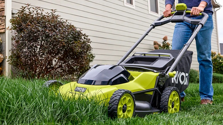 40V HP Brushless 20-inch Push Mower in use