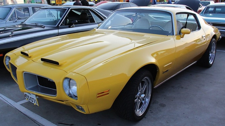 1971 Pontiac Firebird Formula parked car show