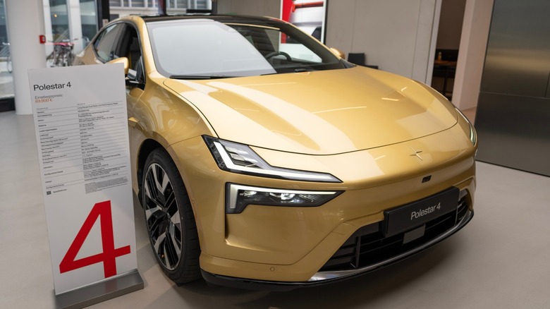 gold Polestar 4