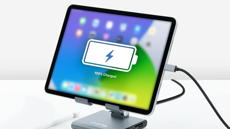 Tablet attached to Plugable charging stand