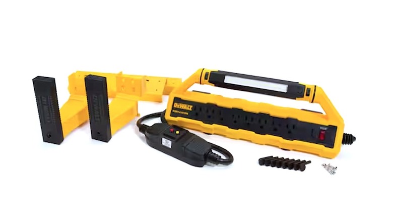 Picture showing DeWalt 15-Amp power station kit