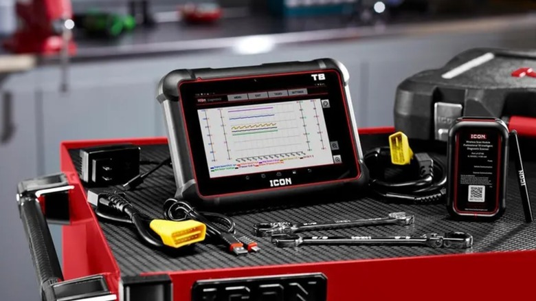 Icon T8 scanner on a tool cart