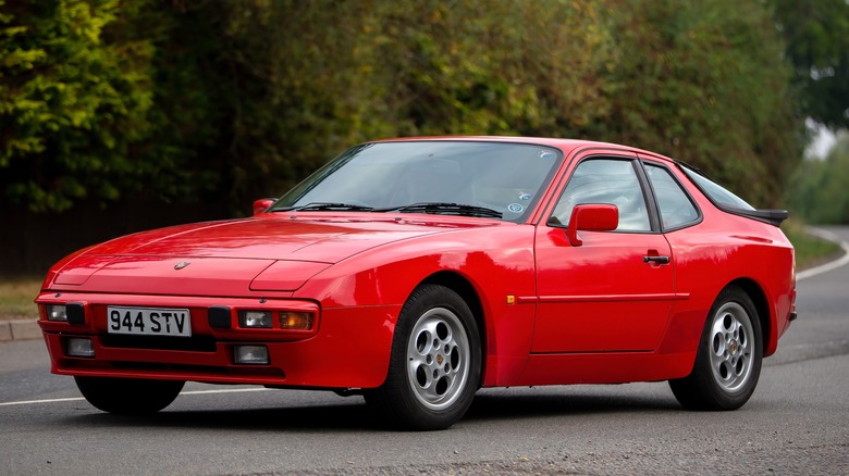 Porsche 944