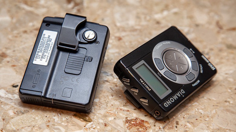 Two Diamond Rio MP3 players