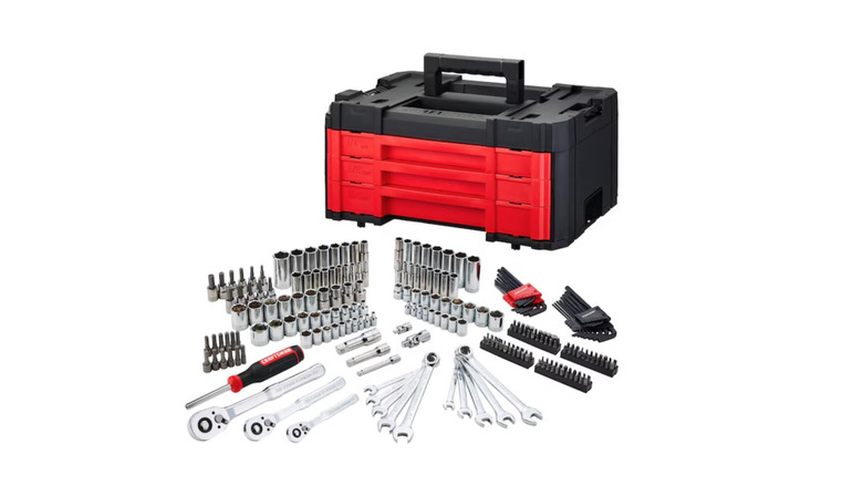 Picture displaying Craftsman Mechanics tool set