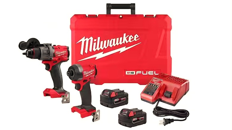 Picture displaying Milwaukee Tools Set