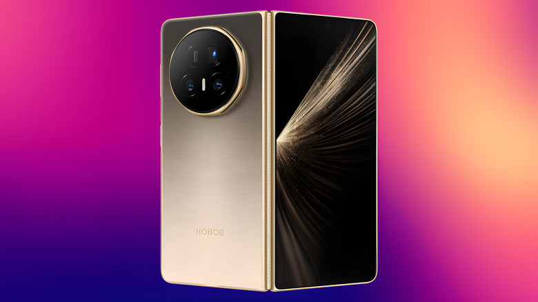 Honor Magic V5 on color gradient background